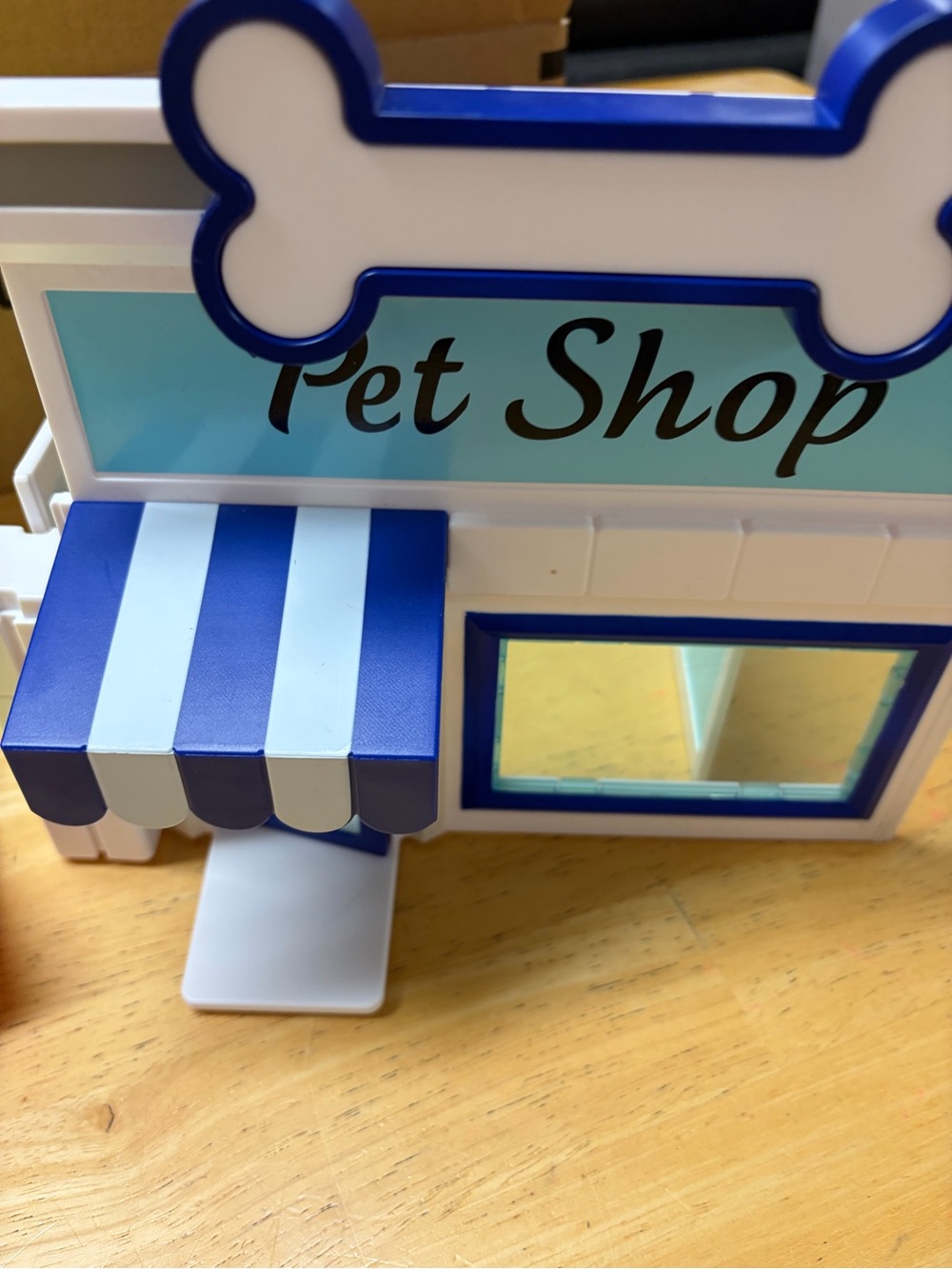 Blue & White Pet Shop Playset Accessory for Kids Action Figures